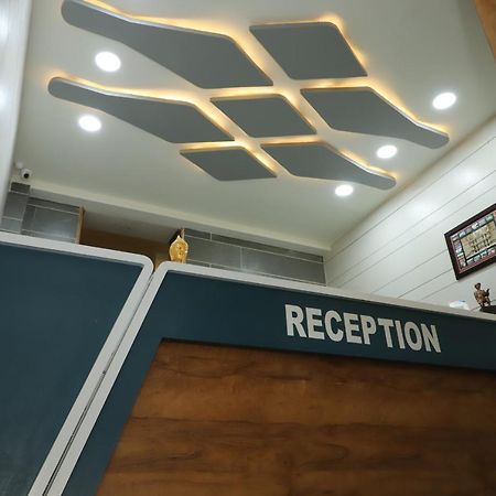 Hotel Dolphin Residency Patan  Ngoại thất bức ảnh