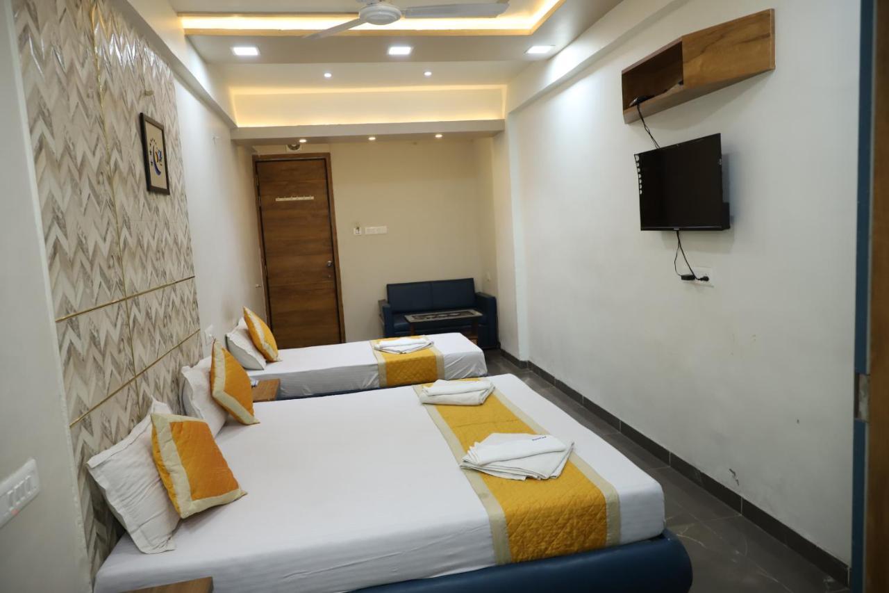 Hotel Dolphin Residency Patan  Ngoại thất bức ảnh