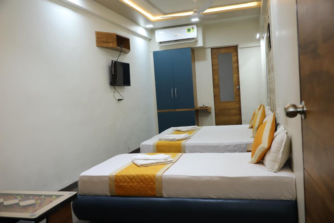 Hotel Dolphin Residency Patan  Ngoại thất bức ảnh