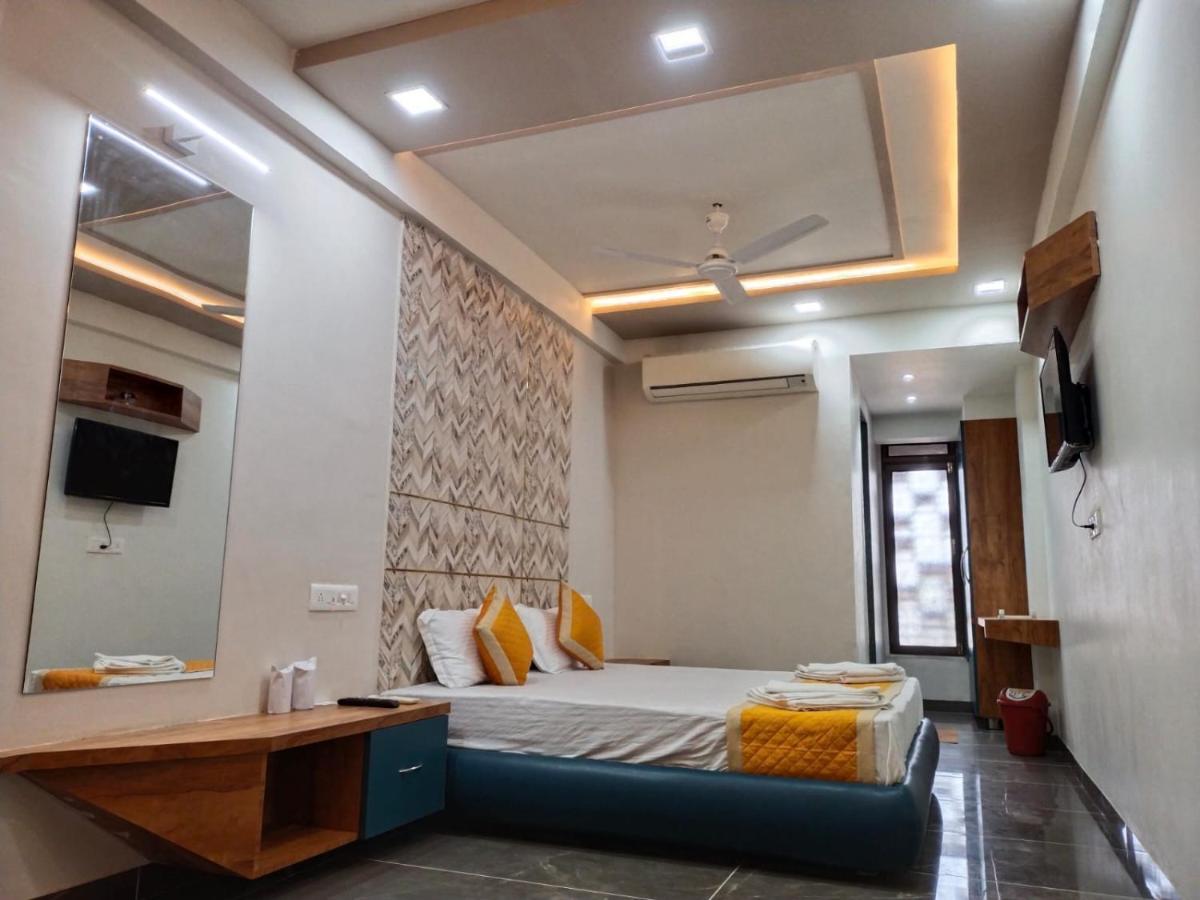 Hotel Dolphin Residency Patan  Ngoại thất bức ảnh