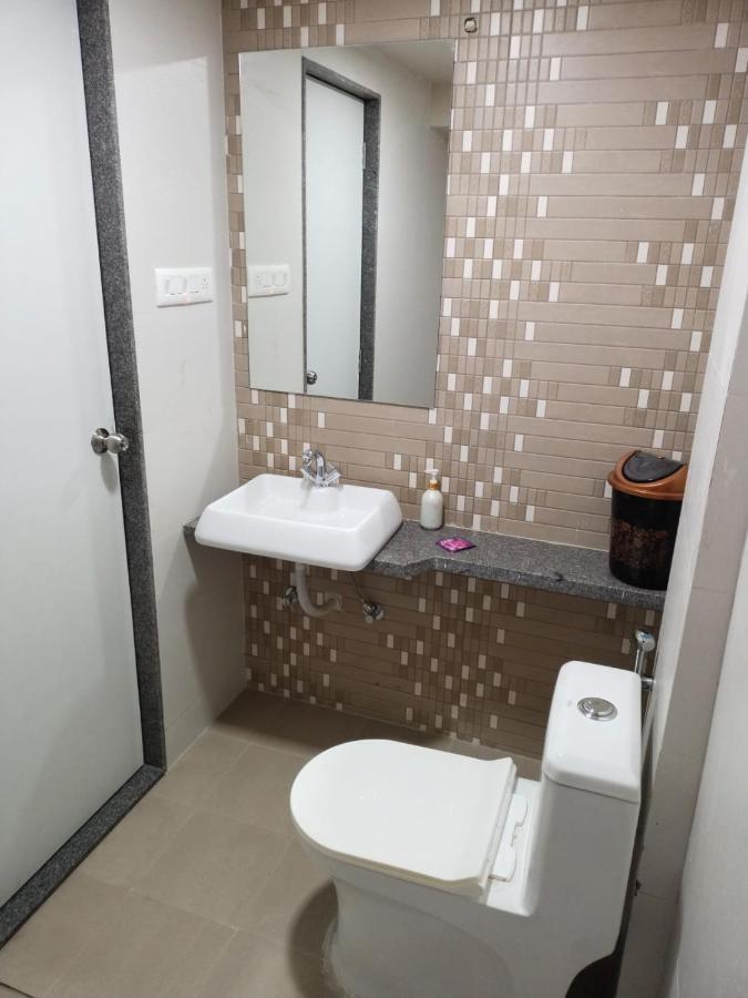 Hotel Dolphin Residency Patan  Ngoại thất bức ảnh